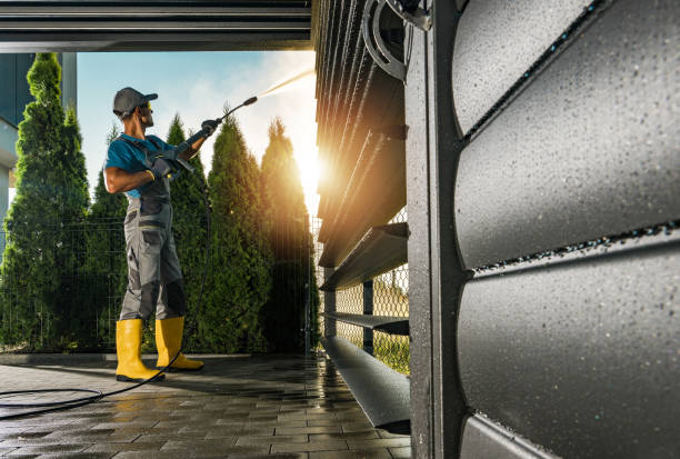 Best Animal Enclosure Cleaning  in Tice, FL